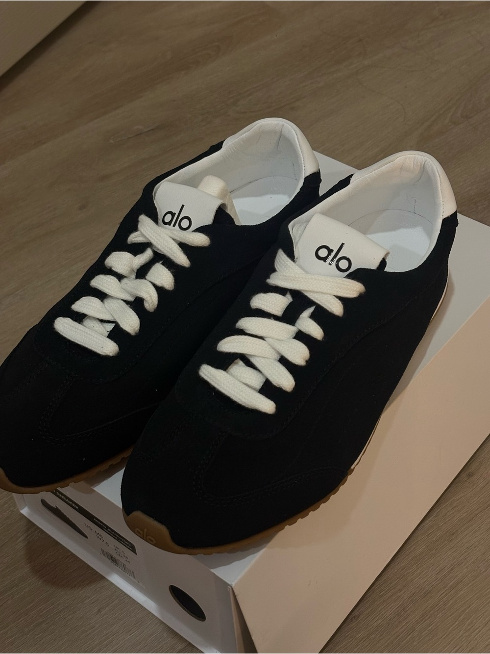 ALO Yoga Sunset sneakers